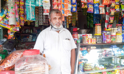 ലോറി ഡ്രൈവറുടെ വേഷമഴിച്ച്​ മുജീബ്​ പലചരക്ക്​ കട തുടങ്ങി