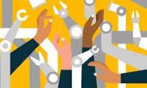 ജോലി തേടിയെത്തിയ മലയാളി യുവാക്കൾ ദുരിതത്തിൽ