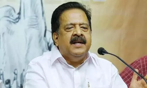 മുഖ്യമന്ത്രിയുടെ ഔദ്യോഗിക സംഘത്തിൽ ചർച്ചക്ക്​ സ്വപ്​ന നിയോഗിക്കപ്പെട്ടതെങ്ങനെ -ചെന്നിത്തല