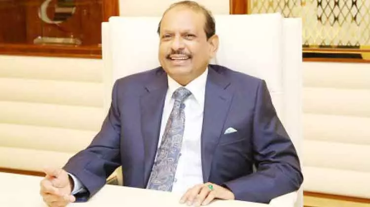 യൂസുഫലി എന്ന പാഠപുസ്തകം യൂസുഫലി എന്ന പാഠപുസ്തകം