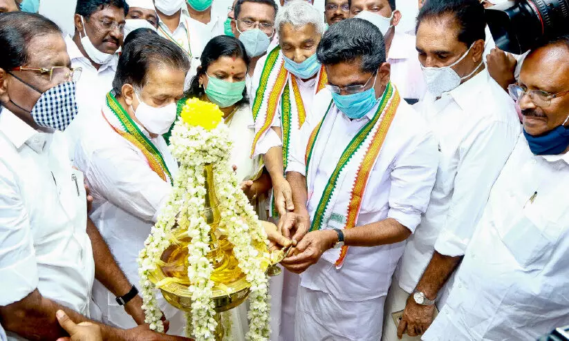 കൊ​ല്ലം ഡി.സി.സി ആസ്ഥാനമന്ദിരം ഉദ്ഘാടനം ചെയ്തു