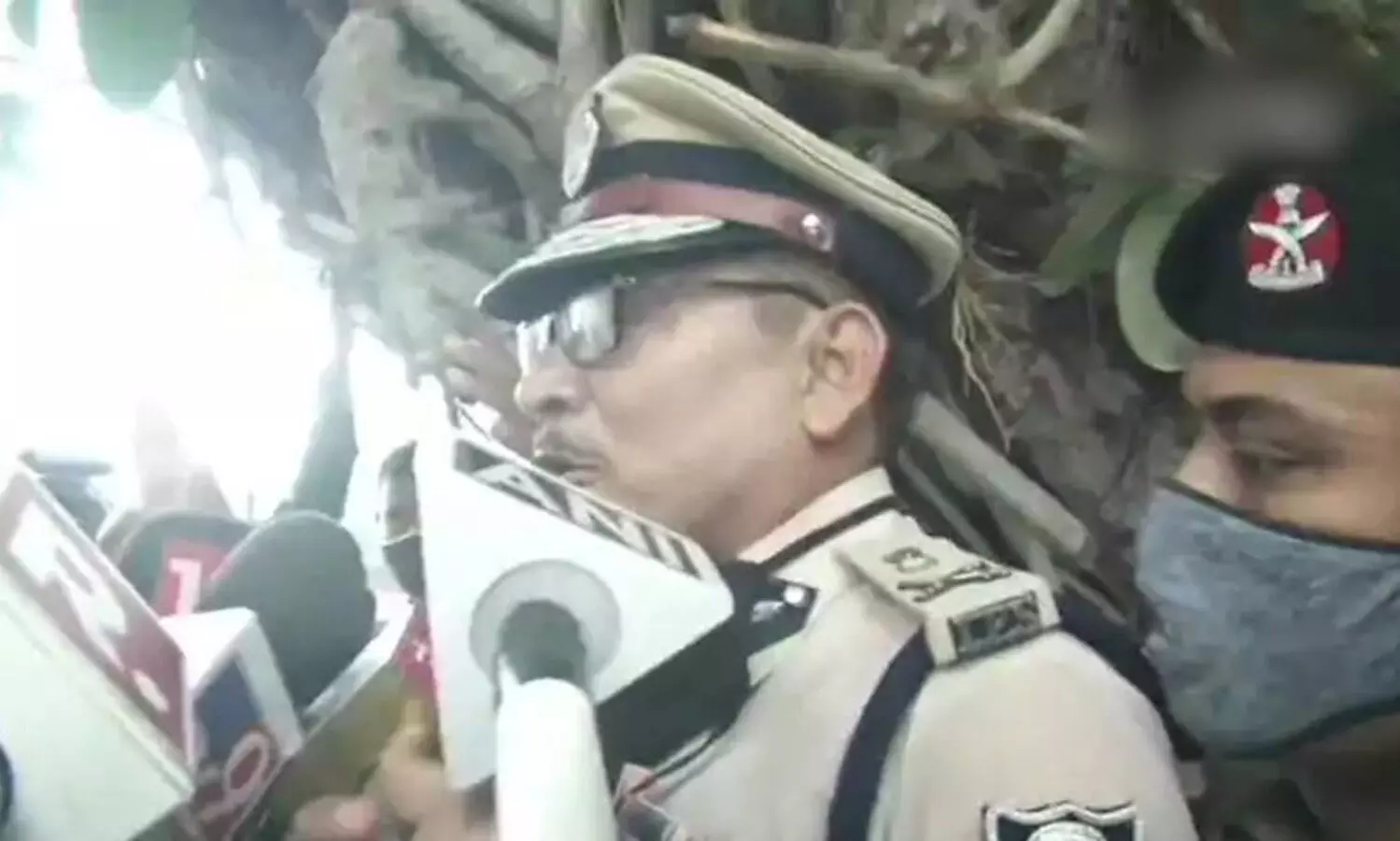 റിയ ചക്രവർത്തിക്കെതിരെ ബീഹാർ ഡി.ജി.പി;  മുഖ്യമന്ത്രിക്കെതിരെ സംസാരിക്കാൻ എന്ത്​ യോഗ്യത