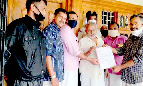 കേ​ളി കു​ടും​ബ സ​ഹാ​യം കൈ​മാ​റി