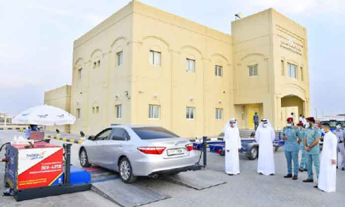 ഷാ​ർ​ജ​യി​ൽ സ​ഞ്ച​രി​ക്കു​ന്ന വാ​ഹ​ന ര​ജി​സ്ട്രേ​ഷ​ൻ സേ​വ​ന​ങ്ങ​ൾ