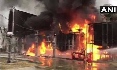 നോയിഡയിലെ പവർ സബ്സ്റ്റേഷനിൽ വൻ തീപിടുത്തം