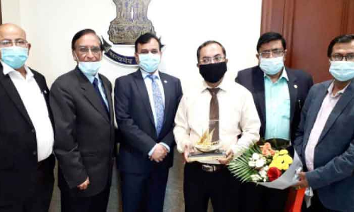 പി.​കെ. ചൗ​ധ​രി​ക്ക് ​െഎ.​സി‌.​ആ​ർ‌.​എ​ഫ് യാ​ത്ര​യ​യ​പ്പ്​ ന​ൽ​കി