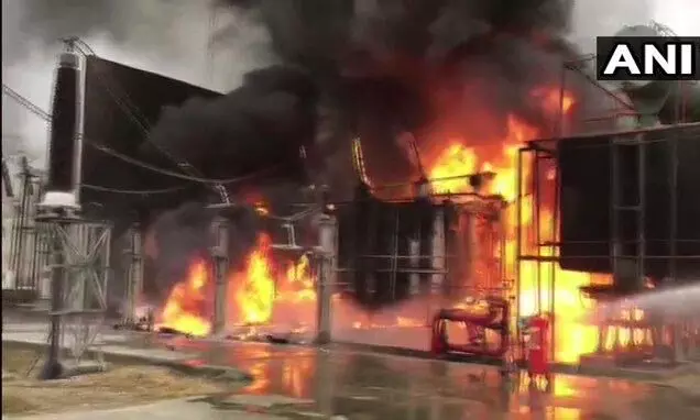 നോയിഡയിലെ പവർ സബ്സ്റ്റേഷനിൽ വൻ തീപിടുത്തം നോയിഡയിലെ പവർ സബ്സ്റ്റേഷനിൽ വൻ തീപിടുത്തം