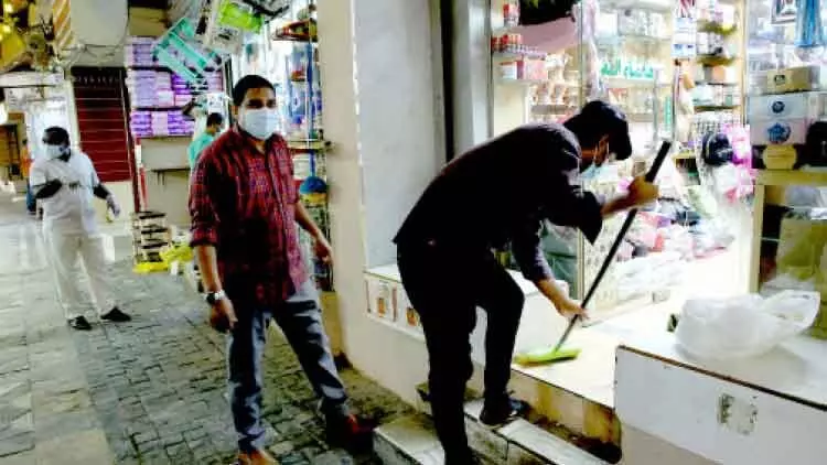 മത്ര സൂഖ് തുറന്നു; ശുഭപ്രതീക്ഷയിൽ കച്ചവടക്കാർ മത്ര സൂഖ് തുറന്നു; ശുഭപ്രതീക്ഷയിൽ കച്ചവടക്കാർ