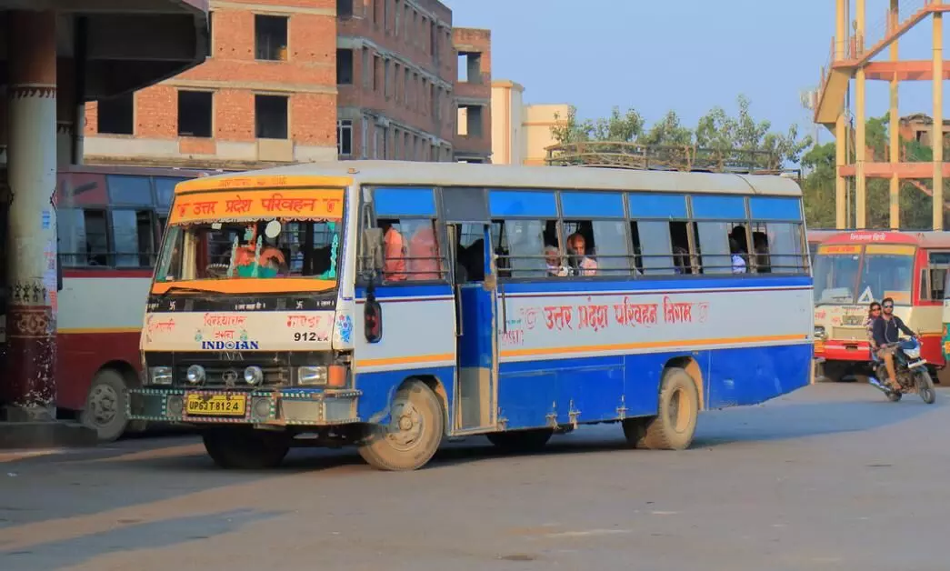 വായ്പ തിരിച്ചടവ് തെറ്റി; 34 യാത്രക്കാരുൾപ്പെടെ ബസ് ഹൈജാക്ചെയ്ത് ഫിനാൻസ് കമ്പനി വായ്പ തിരിച്ചടവ് തെറ്റി; 34 യാത്രക്കാരുൾപ്പെടെ ബസ് ഹൈജാക്ചെയ്ത് ഫിനാൻസ് കമ്പനി