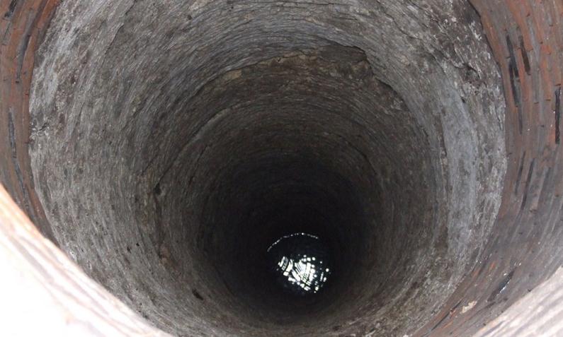 വീട്ടുമുറ്റത്ത് സൈക്കിൾ ഓടിക്കുന്നതിനിടെ ഒന്നര വയസുകാരൻ കിണറ്റിൽ വീണ് മരിച്ചു വീട്ടുമുറ്റത്ത് സൈക്കിൾ ഓടിക്കുന്നതിനിടെ ഒന്നര വയസുകാരൻ കിണറ്റിൽ വീണ് മരിച്ചു