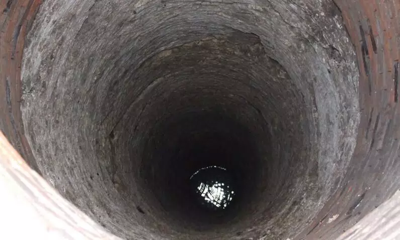 വീട്ടുമുറ്റത്ത് സൈക്കിൾ ഓടിക്കുന്നതിനിടെ ഒന്നര വയസുകാരൻ കിണറ്റിൽ വീണ് മരിച്ചു വീട്ടുമുറ്റത്ത് സൈക്കിൾ ഓടിക്കുന്നതിനിടെ ഒന്നര വയസുകാരൻ കിണറ്റിൽ വീണ് മരിച്ചു