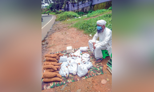 തെരുവു കച്ചവടക്കാര​െൻറ റോളിൽ അബ്​ദുൽ കലാം​ മുസ്​ലിയാർ