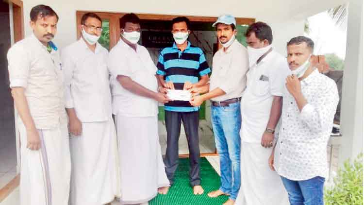 മാറാക്കര സി.എച്ച് സെൻററിന് കെ.എം.സി.സി ഫണ്ട് കൈമാറി മാറാക്കര സി.എച്ച് സെൻററിന് കെ.എം.സി.സി ഫണ്ട് കൈമാറി