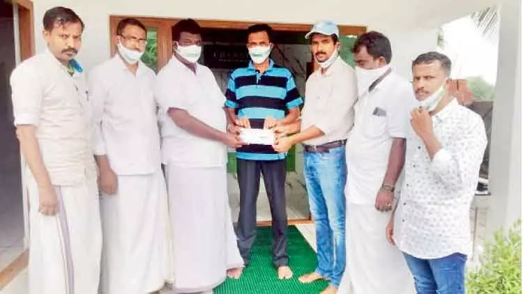 മാറാക്കര സി.എച്ച് സെൻററിന് കെ.എം.സി.സി ഫണ്ട് കൈമാറി മാറാക്കര സി.എച്ച് സെൻററിന് കെ.എം.സി.സി ഫണ്ട് കൈമാറി