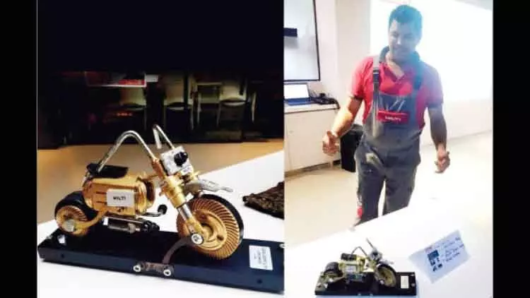 ബൈറൂത്തിന്​ കൈത്താങ്ങ്​: കാദറി​െൻറ കുഞ്ഞു ബൈക്കിന് ​34,000 ദിർഹം