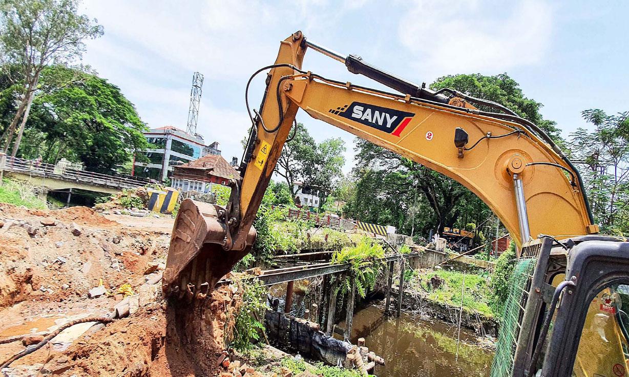 മുപ്പാലം ചരിത്രമായി; പകരം ഒരുവർഷത്തിനുള്ളിൽ നാല് പാലം മുപ്പാലം ചരിത്രമായി; പകരം ഒരുവർഷത്തിനുള്ളിൽ നാല് പാലം