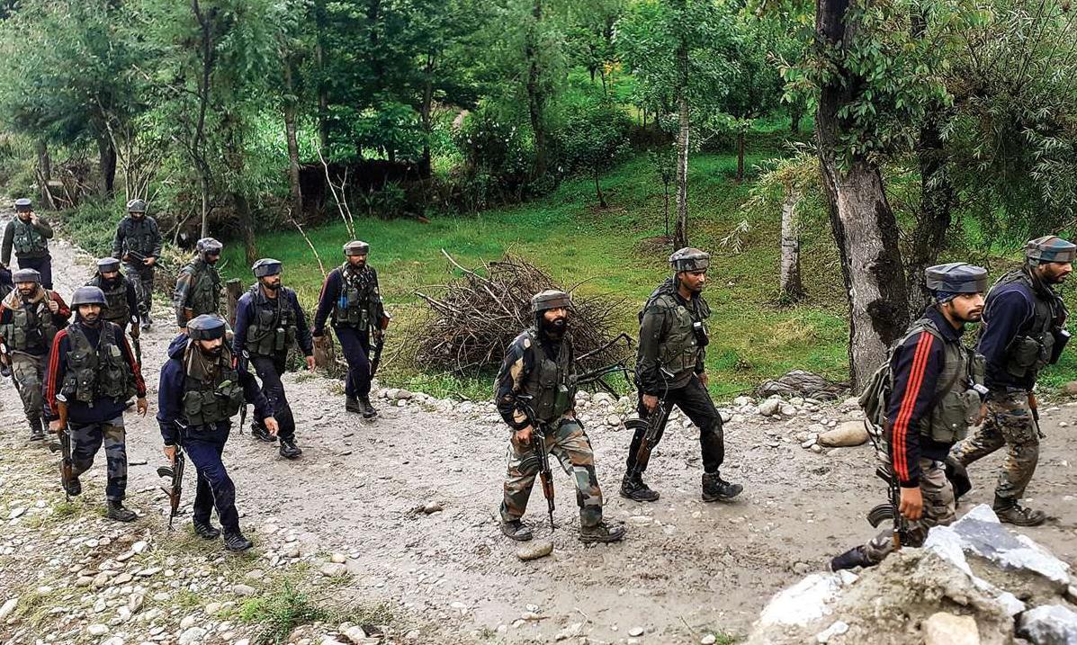 കശ്മീരിൽ 24 മണിക്കൂറിനിടെ നാല് ഏറ്റുമുട്ടൽ; മൂന്ന് തീവ്രവാദികളെ വധിച്ചു കശ്മീരിൽ 24 മണിക്കൂറിനിടെ നാല് ഏറ്റുമുട്ടൽ; മൂന്ന് തീവ്രവാദികളെ വധിച്ചു