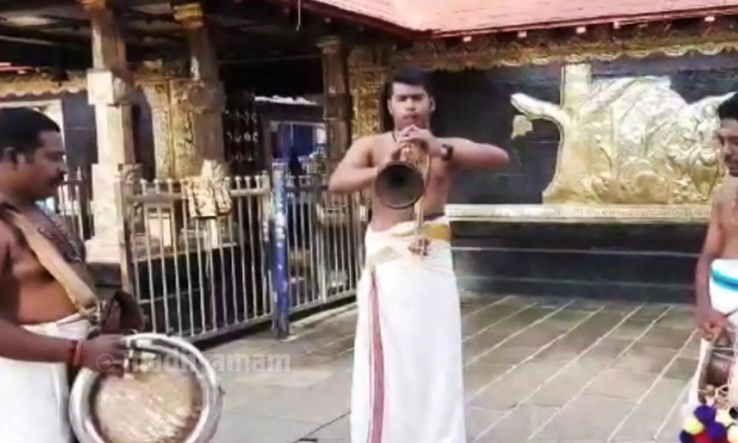 എസ്.പി ബാലസുബ്രഹ്മണ്യത്തി​െൻറ രോഗമുക്തിക്കായി ശബരിമലയിൽ ഗാനാർച്ചന