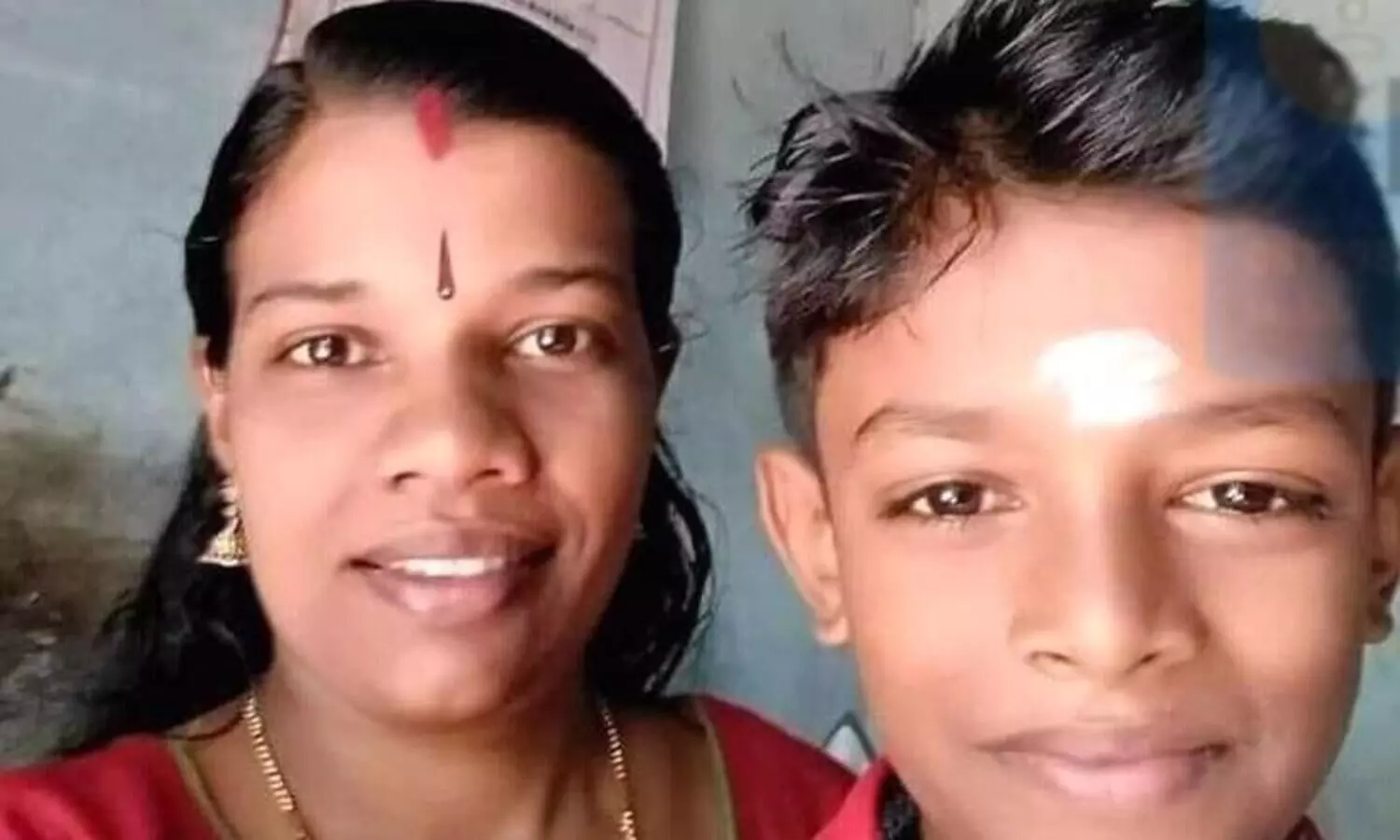 ചേർത്തലയിൽ ഗർഭിണിയായ യുവതിയും മകനും തൂങ്ങിമരിച്ച നിലയിൽ