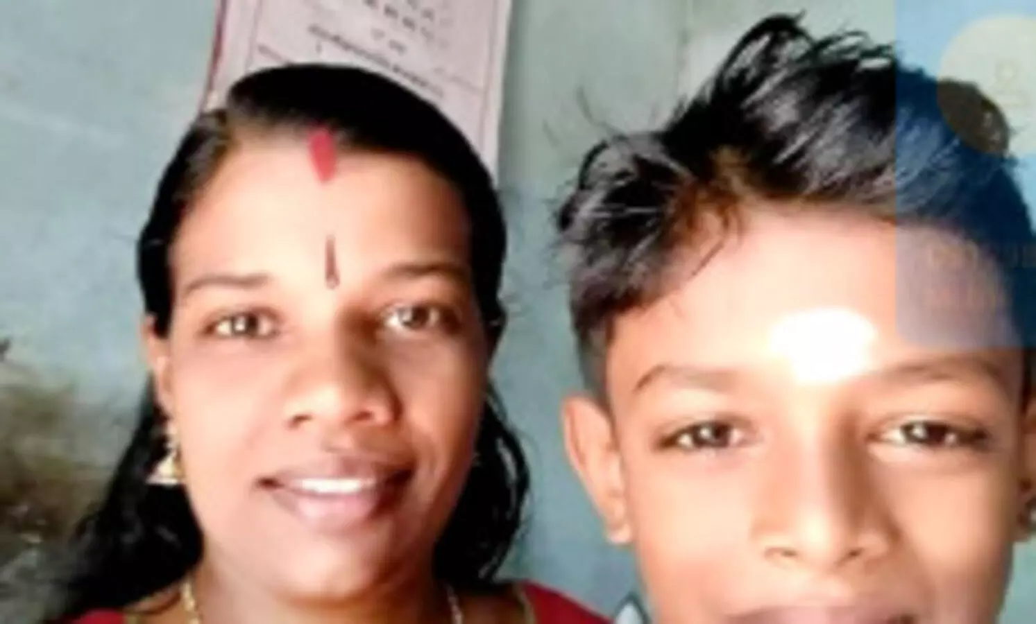 യുവതിയും മകനും മരിച്ച നിലയിൽ