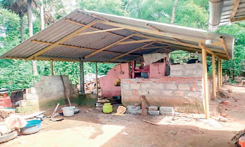 വീട് സ്വപ്നം ബാക്കി; ഓമന യാത്രയായി