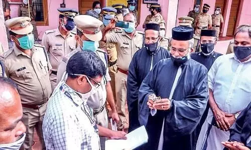 ചാ​ലി​ശ്ശേ​രി പ​ള്ളി ഓ​ർ​ത്ത​ഡോ​ക്​​സ്​ വി​ഭാ​ഗ​ത്തി​ന് കൈ​മാ​റി