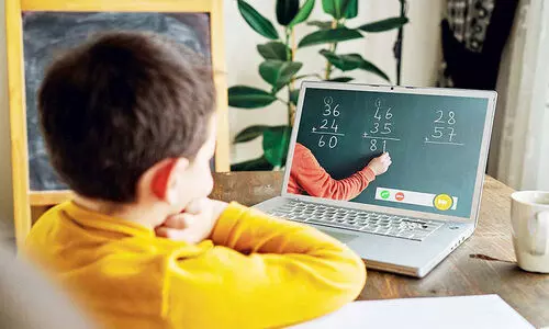 അധ്യയന വർഷം : ആദ്യപാതി ഓൺലൈനും ഓഫ്​ലൈനും സംയോജിപ്പിച്ച്​