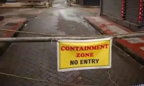 വ​ഴി അ​ട​ക്കാ​നു​ള്ള പൊ​ലീ​സ് നീ​ക്കം കൗ​ൺ​സി​ല​റും നാ​ട്ടു​കാ​രും ത​ട​ഞ്ഞു