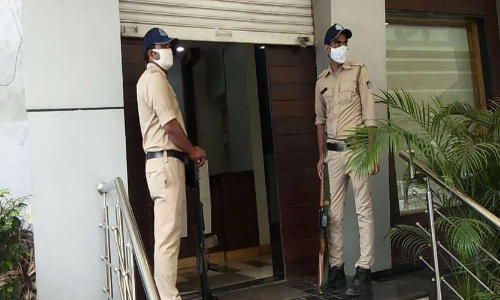 കോവിഡ്​ പ്രതിരോധ പ്രവർത്തകർ ചമഞ്ഞെത്തി​ ആദായ നികുതി ഉദ്യോഗസ്ഥർ; കണ്ടെടുത്തത്​ 100 കോടിയുടെ വസ്​തുവകകൾ