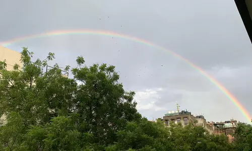 ആകാശ വിസ്​മയം; ഡൽഹിയുടെ മാനത്ത്​ ഇരട്ട മഴവില്ല്,​ ചിത്രങ്ങൾ കാണാം