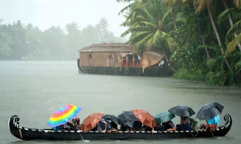 കേരള പുനർനിർമാണത്തിന് വേണ്ടത് രാഷ്്ട്രീയ ഇച്ഛാശക്തി കേരള പുനർനിർമാണത്തിന് വേണ്ടത് രാഷ്്ട്രീയ ഇച്ഛാശക്തി