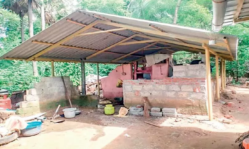 വീട് സ്വപ്നം ബാക്കി; ഓമന യാത്രയായി വീട് സ്വപ്നം ബാക്കി; ഓമന യാത്രയായി