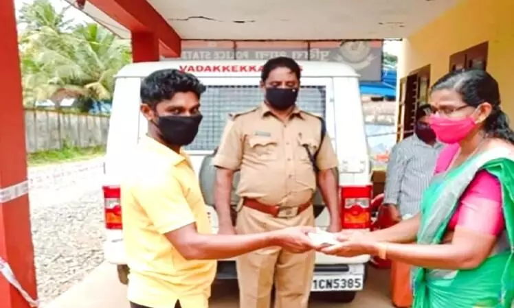 ഷാഹിദിെൻറ നല്ലമനസ്സ്; ആശ്വാസതീരത്ത് ഒരുകുടുംബം ഷാഹിദിെൻറ നല്ലമനസ്സ്; ആശ്വാസതീരത്ത് ഒരുകുടുംബം