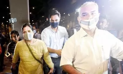 സുശാന്തിൻെറ മരണം: സി.ബി.ഐ സംഘം മുംബൈയിൽ; വീട്ടുജോലിക്കാരെ ചോദ്യം ചെയ്തു സുശാന്തിൻെറ മരണം: സി.ബി.ഐ സംഘം മുംബൈയിൽ; വീട്ടുജോലിക്കാരെ ചോദ്യം ചെയ്തു