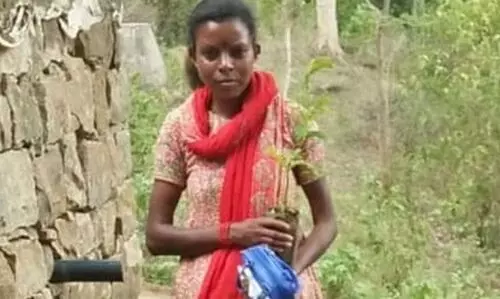 മ​റ​യൂ​രി​ൽ ആദിവാസി യു​വ​തി​യെ വെ​ടി​വ​ച്ചു കൊ​ന്നു