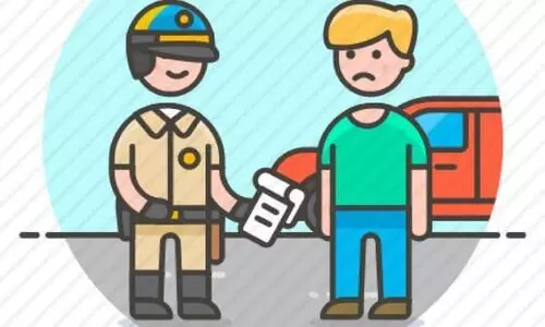 പെറ്റിയടി ഉൗർജിതമാക്കി പൊലീസ്​; പിഴയടച്ച്​ വലഞ്ഞ്​ ജനം