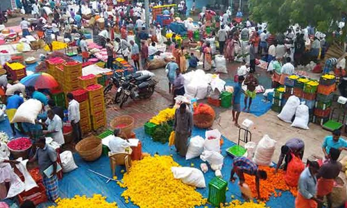 പൂവിളിയും പൂക്കളുമില്ലാതെ അത്തം