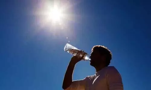 ചൂടു​കാലമാണ്​,  സൂര്യാഘാതവും സൂര്യാതപവും ശ്രദ്ധിക്കാം