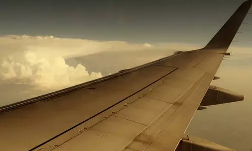 ദക്ഷിണ സുഡാനില്‍ വിമാനം തകര്‍ന്ന് 17 മരണം; ജനം തിക്കിത്തിരക്കിയത് പണം കവരാന്‍