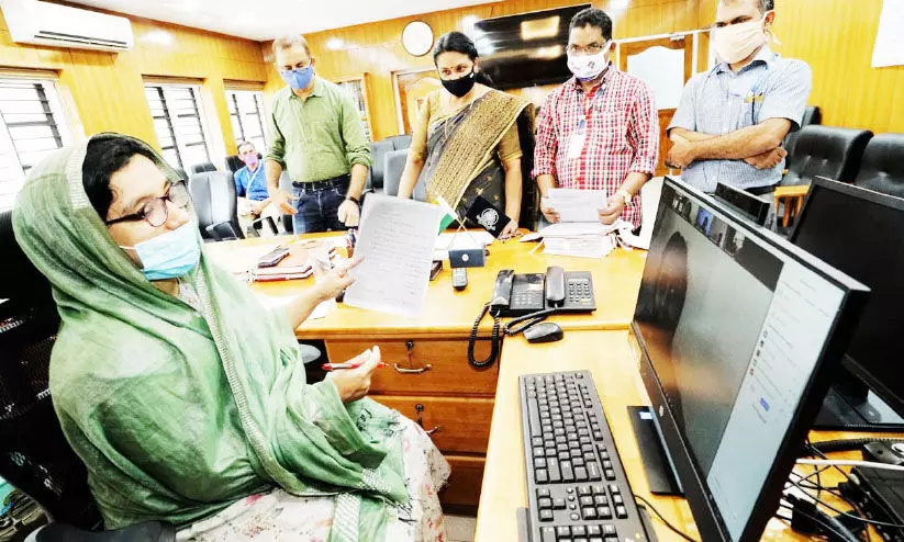 ഡോ. അദീല അബ്ദുല്ല ഓണ്ലൈന് പരാതി പരിഹാര അദാലത്ത് നടത്തി ഡോ. അദീല അബ്ദുല്ല ഓണ്ലൈന് പരാതി പരിഹാര അദാലത്ത് നടത്തി