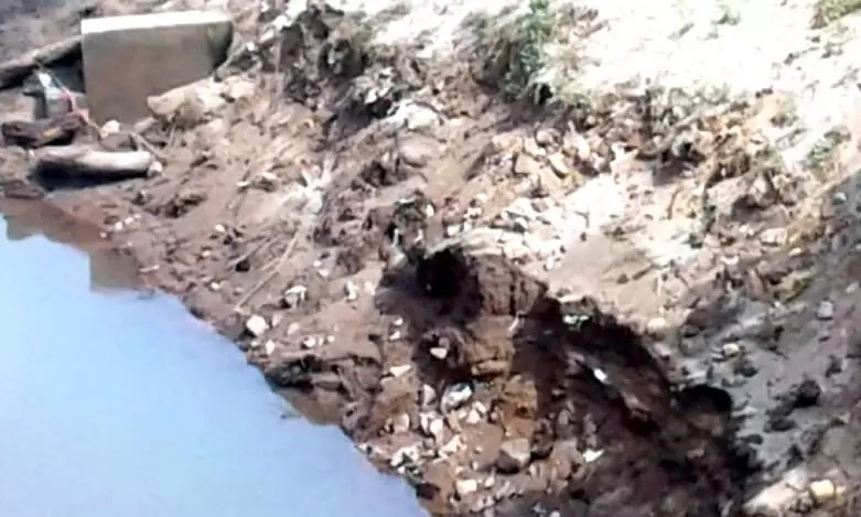 വാരിക്കൂട്ടിയ മണ്ണും ചളിയും വീണ്ടും പമ്പയിൽതന്നെ