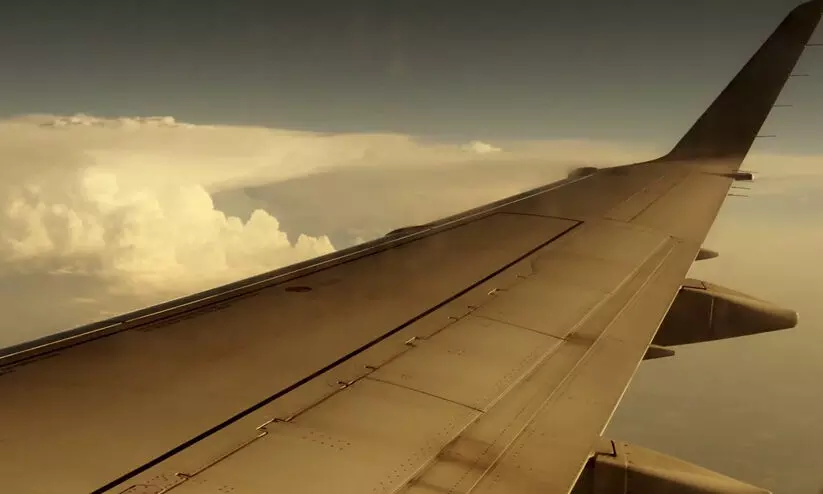 ദക്ഷിണ സുഡാനില്‍ വിമാനം തകര്‍ന്ന് 17 മരണം; ജനം തിക്കിത്തിരക്കിയത് പണം കവരാന്‍