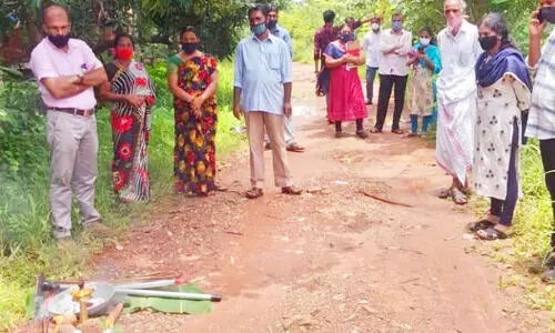 എടച്ചേരിയിൽ പാലം നിർമാണത്തിന് ഭൂമിപൂജ വിവാദത്തിൽ