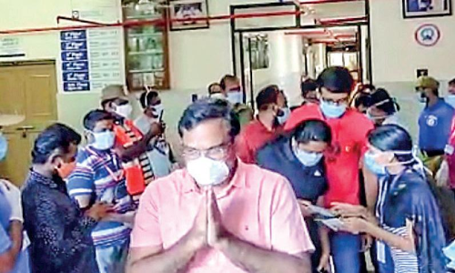 രോഗം ഭേദമായി; കോട്ടക്കലിന് നന്ദി പറഞ്ഞ് കലക്ടറും സംഘവും