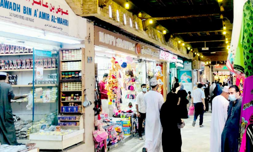 മ​ത്ര സൂ​ഖ് സ​ജീ​വ​മാ​യി; വ്യാ​പാ​രി​ക​ൾ​ക്ക്​ ആ​ശ്വാ​സ​ത്തി​െൻറ നെ​ടു​വീ​ർ​പ്പ്​