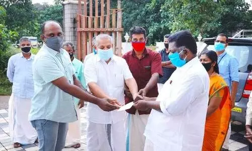 തുമ്പക്കുടം ബഹ്​റൈൻ സൗദിയ ചാപ്റ്റർ ധനസഹായം കൈമാറി