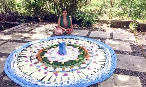 ഈ പൂക്കളത്തിൽ നിറയുന്നത് പൂവല്ല; പി.പി.ഇ കിറ്റി​െൻറ വെട്ടുകഷണങ്ങൾ