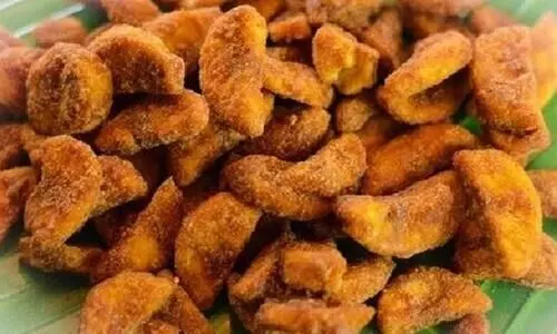 ഉപ്പേരി വിപണിയിൽ പ്രിയങ്കരം ശർക്കരവരട്ടി ഉപ്പേരി വിപണിയിൽ പ്രിയങ്കരം ശർക്കരവരട്ടി