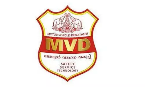 മോ​ട്ടോർ വാഹന വകുപ്പി​െൻറ ഹൈടെക്​ കാർഡ്​ പദ്ധതി സ്​തംഭിച്ചു