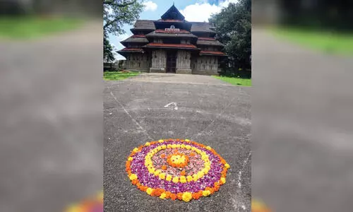 കുഞ്ഞൻ; എങ്കിലും തെക്കെ ഗോപുരനടയിൽ അത്തപ്പൂക്കളം തീർത്തു